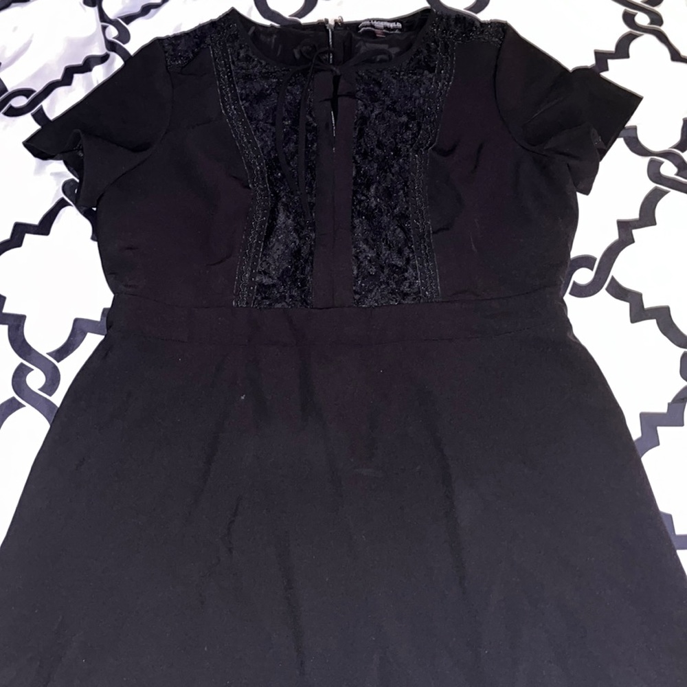 Karl Lagerfeld Black Short Sleeve Midi Dress